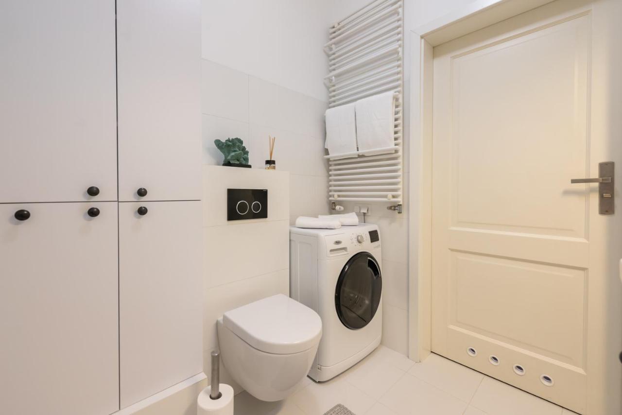 Ochota De Luxe Apartment Варшава Екстериор снимка